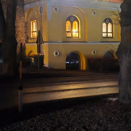 Bumblebee Apartament